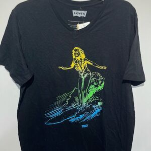 Levi's Strauss Men's Black Graphic Surfing V-Neck Short Sleeve T-Shirt Large NWT